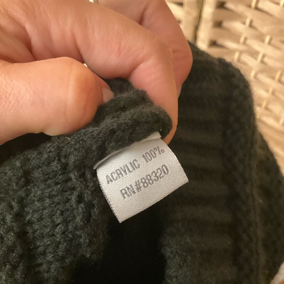 CC 2 Pack Black and Red Knit Beanies - Picture 4 of 9